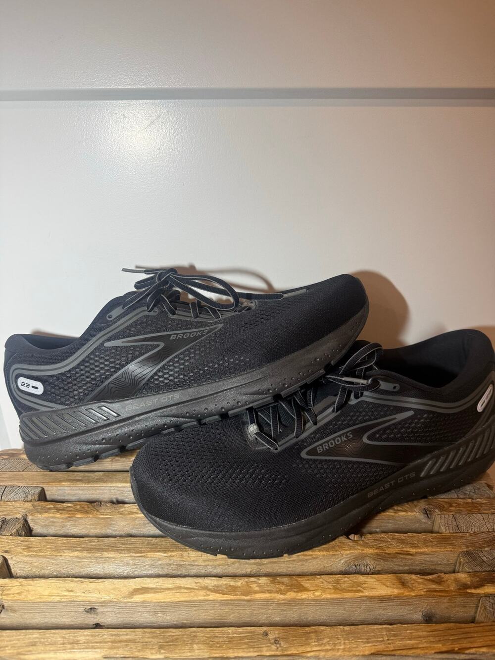 Brooks Beast GTS 23 Outdoor Running Shoes. Casual, Walking Sneaker. Mens 13